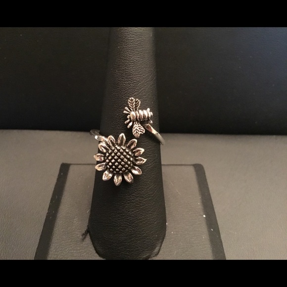 Sterling Silver Bee & Sunflower Ring - Picture 9 of 14